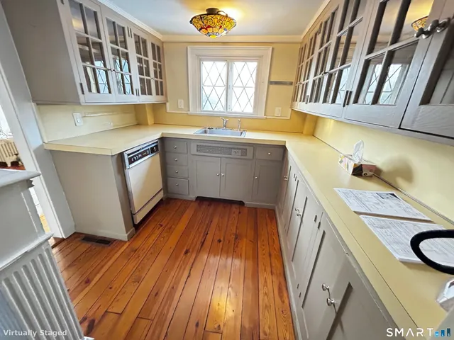 $2,800 | 157 Main Street, Farmington, CT 06032