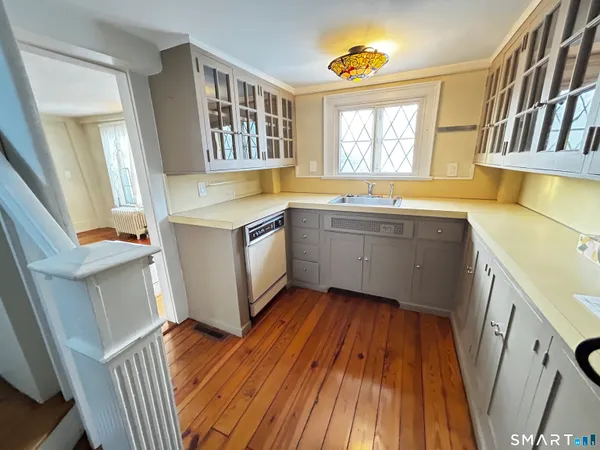 $2,500 | 157 Main Street, Farmington, CT 06032