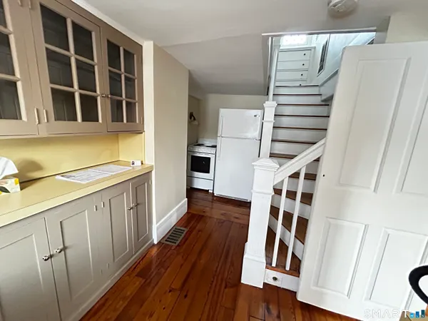 $2,500 | 157 Main Street, Farmington, CT 06032