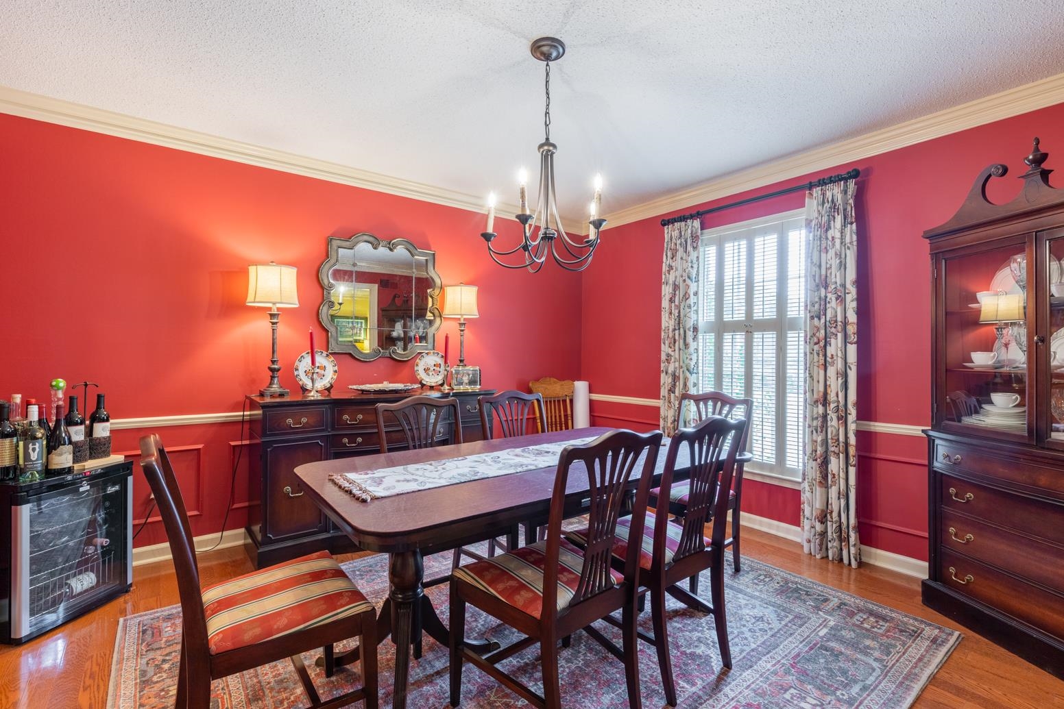 7140 River Reach Road Germantown, TN 38138 - Photo 7 of 25 a view of a dining room with furniture and window