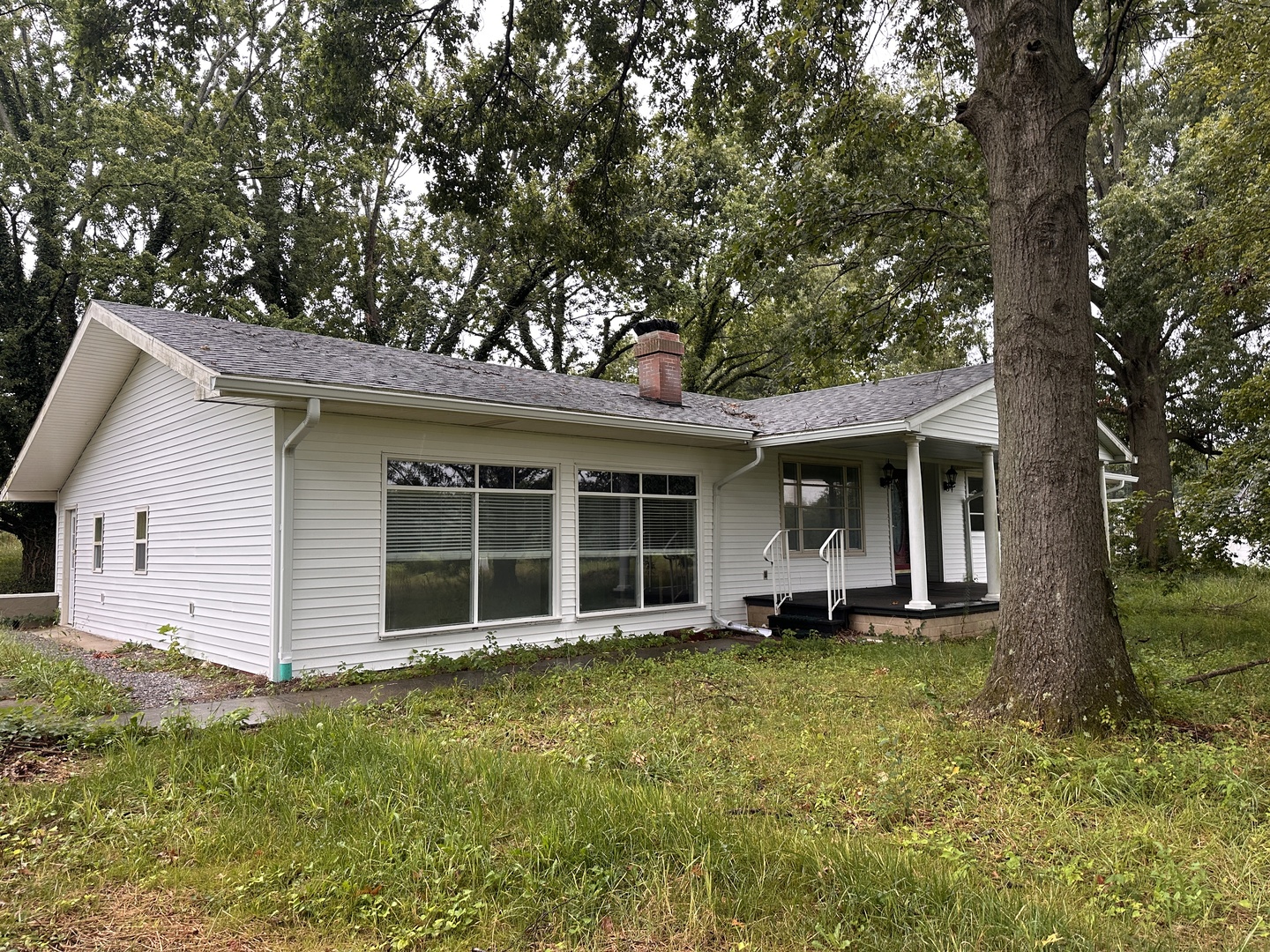 380 Golf Course Road Eldorado, IL 62930 - Photo 1 of 29 Gallery Image 1