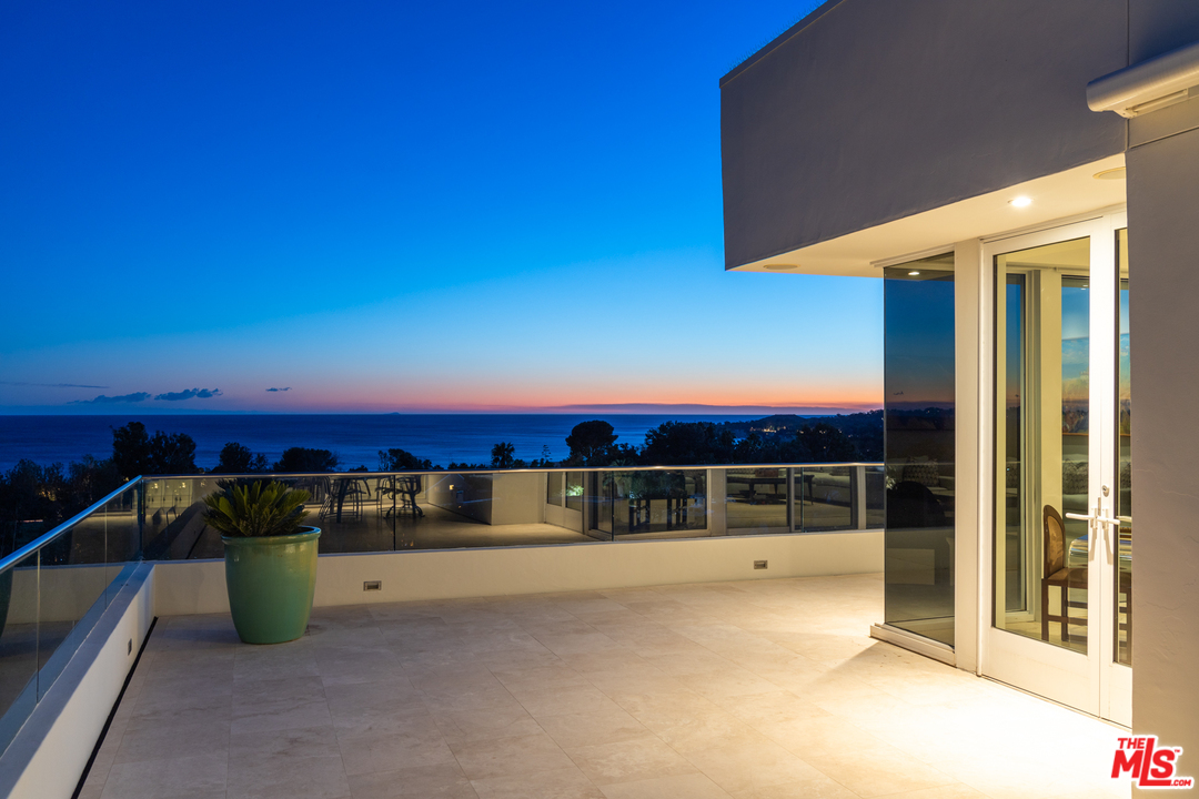 27454 Winding Way Malibu, CA 90265 - Photo 19 of 38 a view of balcony with city view