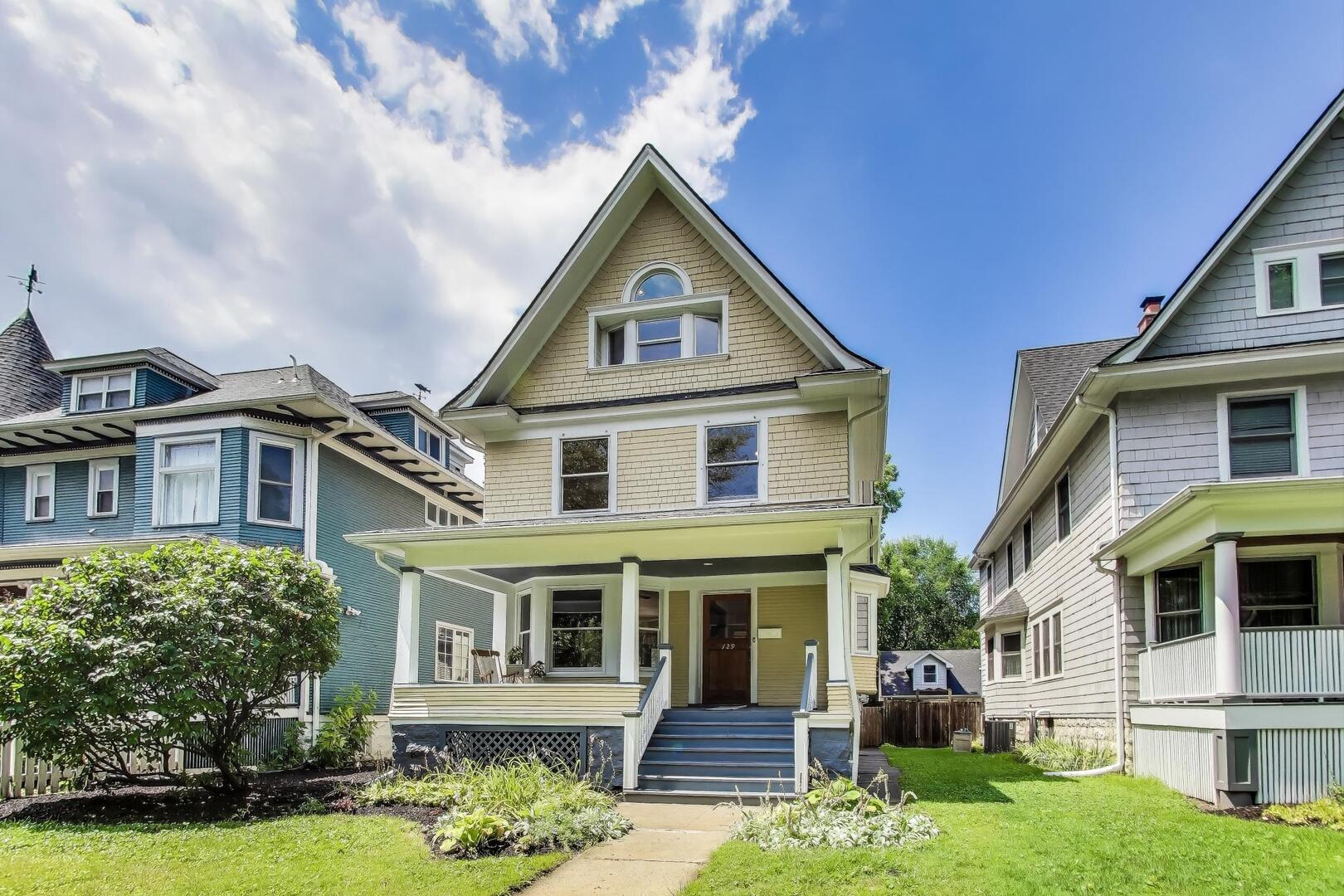 129 South Ridgeland Avenue Oak Park, IL 60302 - Photo 1 of 1