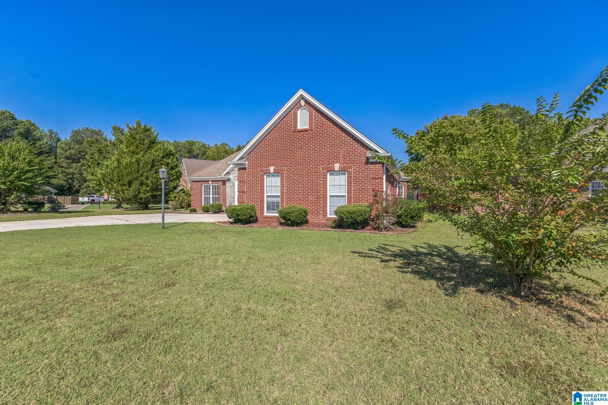 301 Wixford Trace Alabaster, AL 35007 - Photo 4 of 32