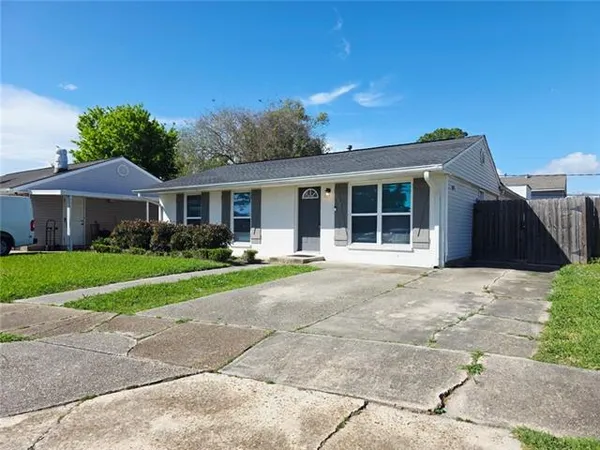 $1,700 | 172 Ursula Drive, Avondale, LA 70094