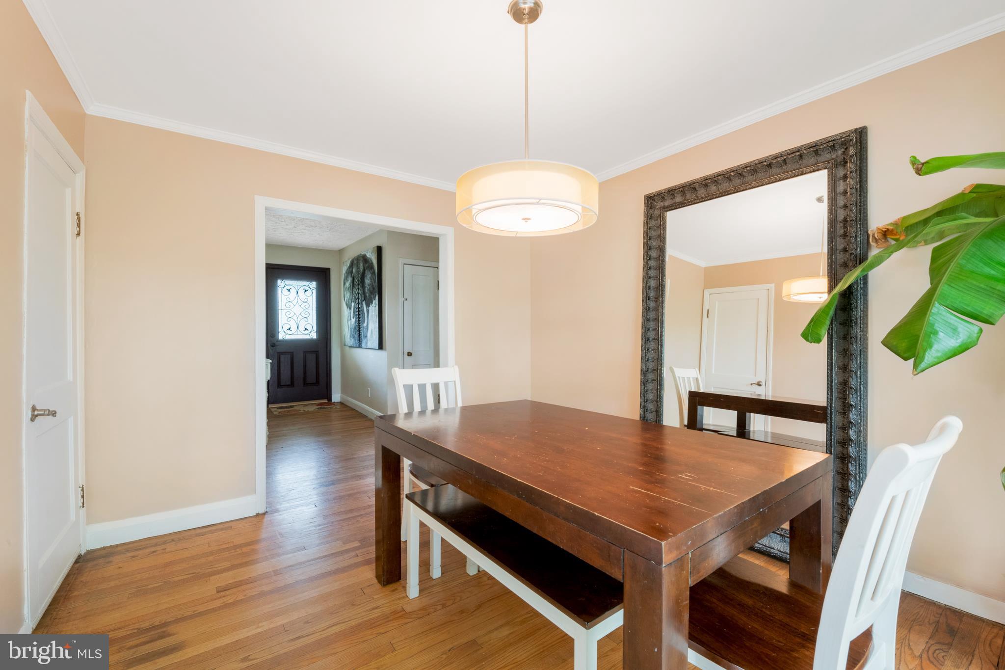 418 Cresswell Road Baltimore, MD 21225 - Photo 7 of 41 Hardwood floors