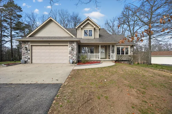 $439,000 | 2116 Scenic Hills Drive, Jackson, MI 49201