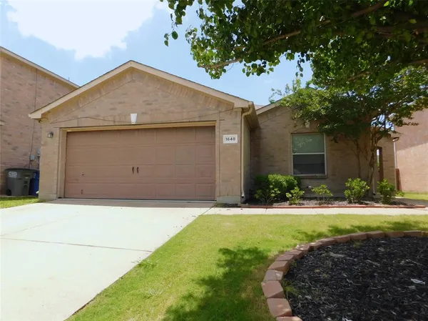 $2,350 | 1648 Crown Point Drive, Little Elm, TX 75036