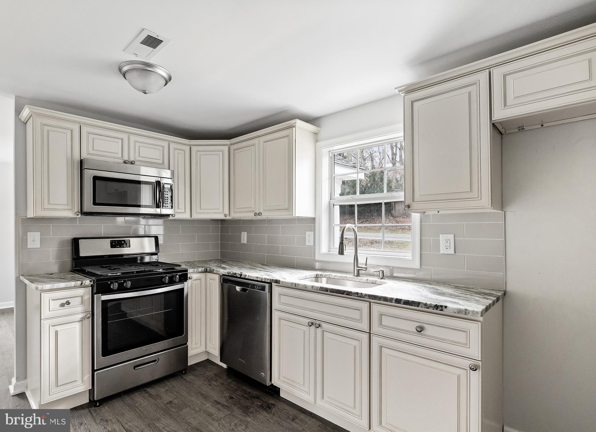 116 Heritage Road Mantua, NJ 08051 - Photo 3 of 13 Gallery Image 3