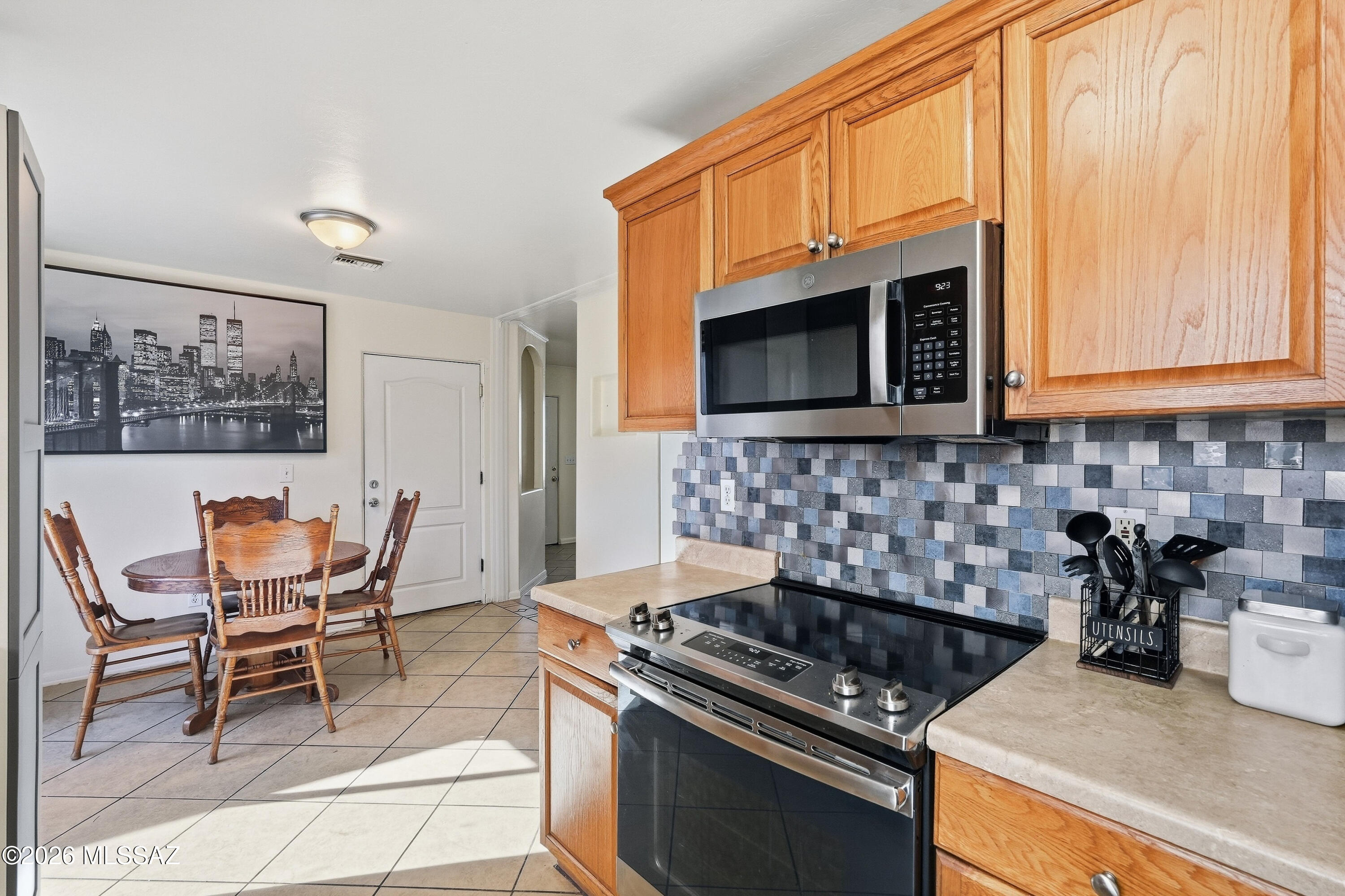 739 East Bantam Road Tucson, AZ 85706 - Photo 16 of 38 Kitchen