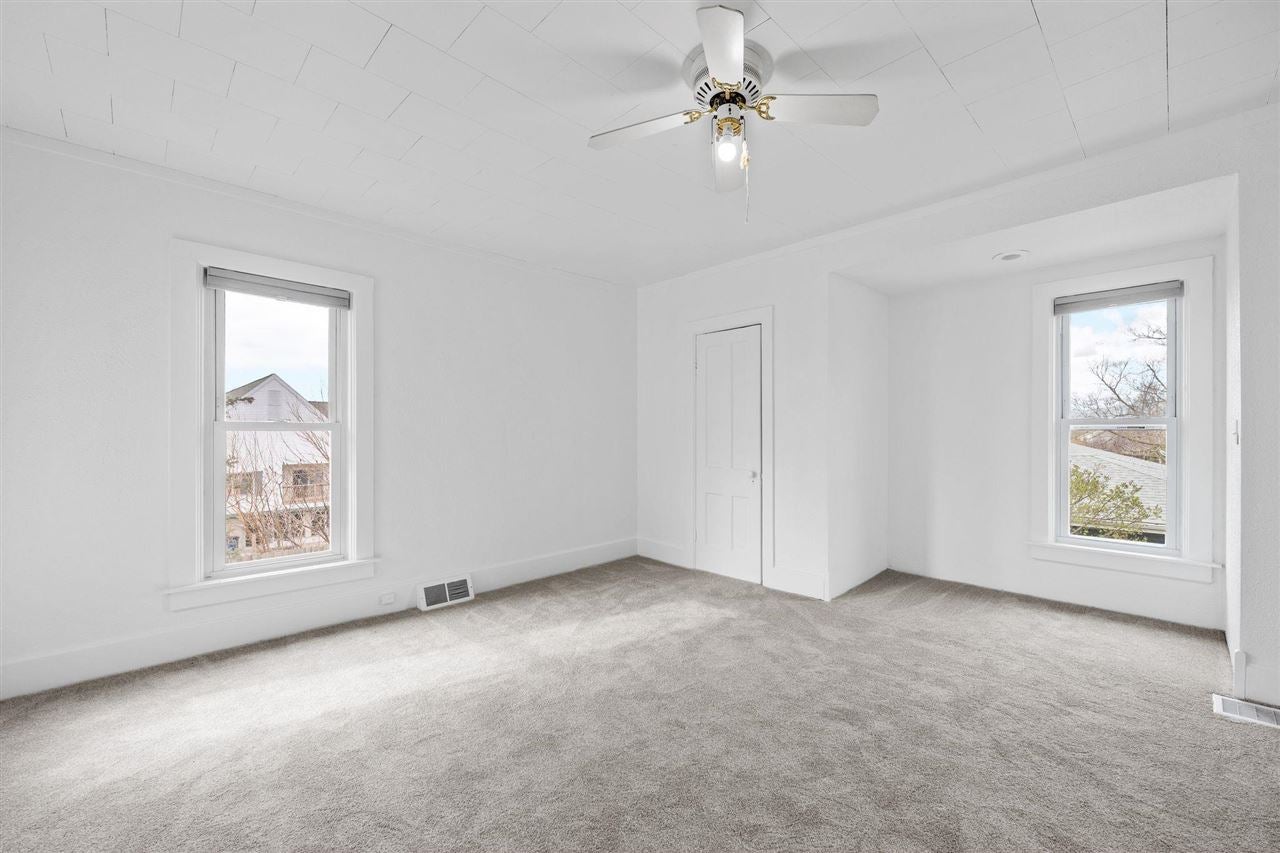 300 Palisades Road Southwest Mount Vernon, IA 52314 - Photo 25 of 31 Gallery Image 25