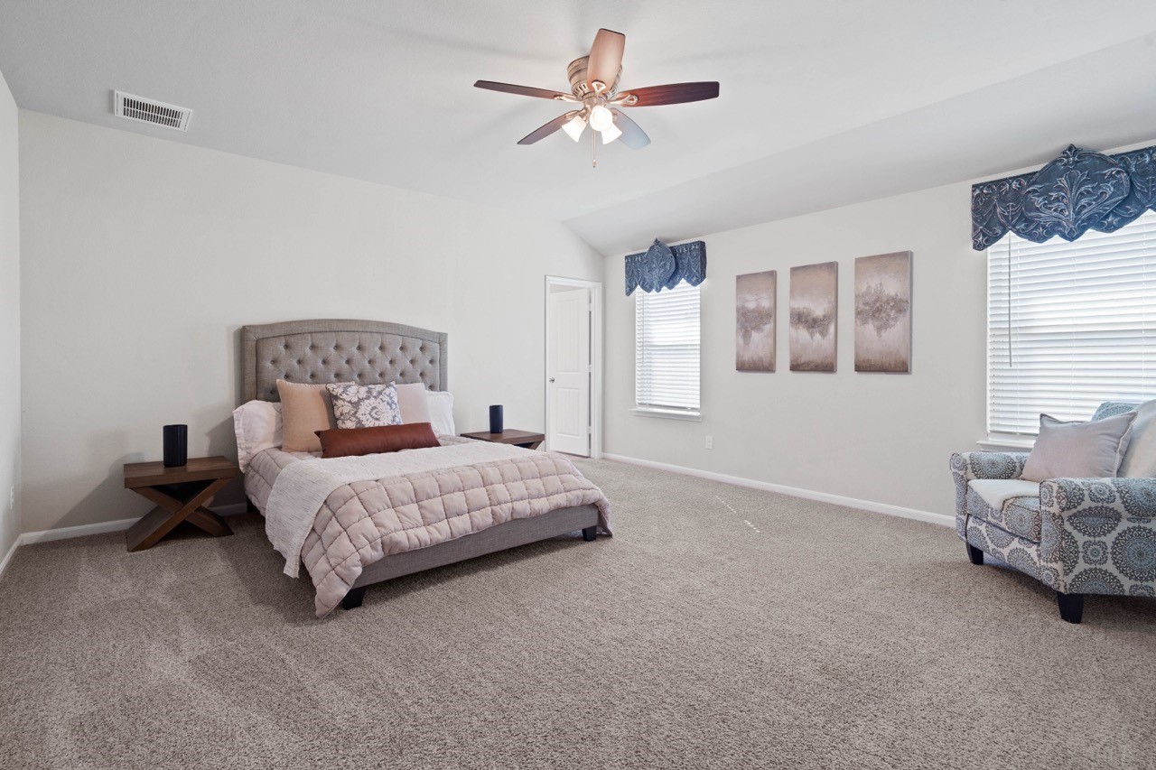 10110 Whitney Reach Drive Rosharon, TX 77583 - Photo 23 of 48 Primary Bedroom