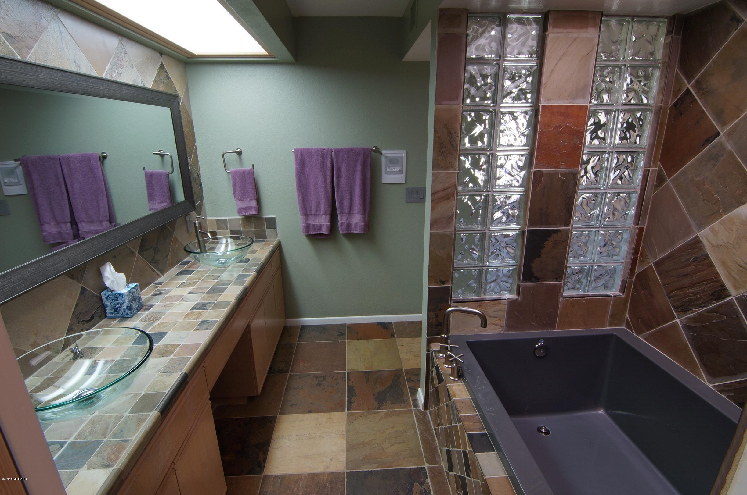 7760 East Gainey Ranch Road, Unit 25 Scottsdale, AZ 85258 - Photo 8 of 31 MstrBath