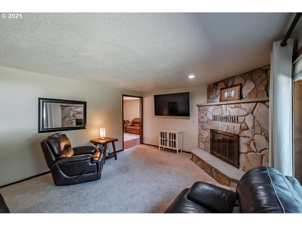 13274 Marlatt Road South Jefferson, OR 97352 - Photo 12 of 32 Gallery Image 12