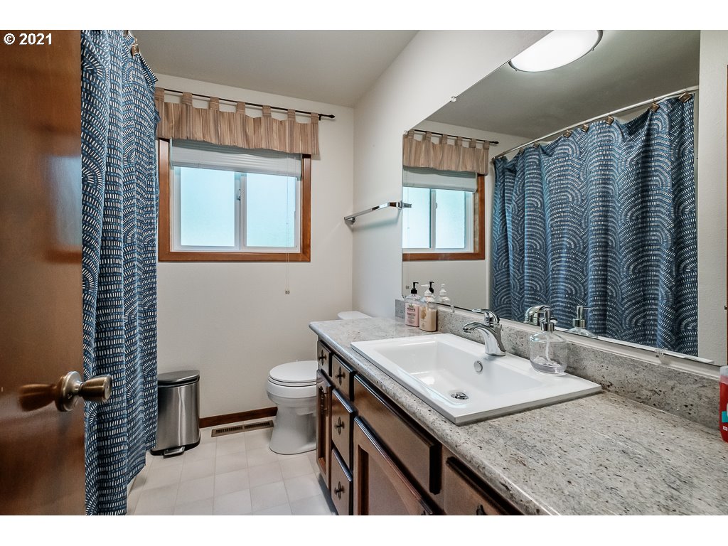 13274 Marlatt Road South Jefferson, OR 97352 - Photo 16 of 32 Gallery Image 16