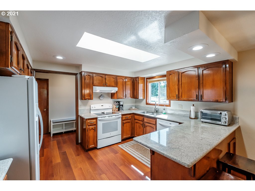 13274 Marlatt Road South Jefferson, OR 97352 - Photo 5 of 32 Gallery Image 5