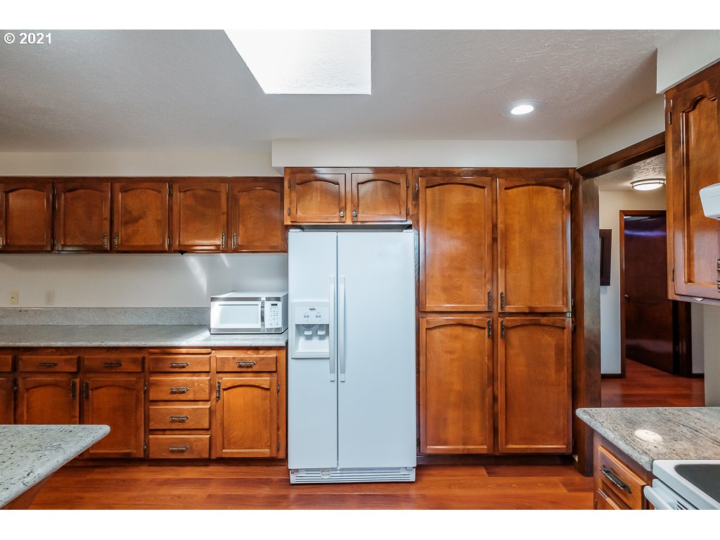 13274 Marlatt Road South Jefferson, OR 97352 - Photo 7 of 32 Gallery Image 7