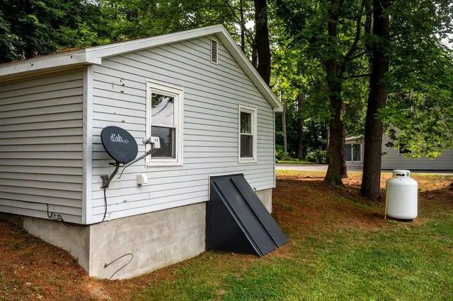 $445,000 | 348 Dover Point Road, Dover, NH 03820