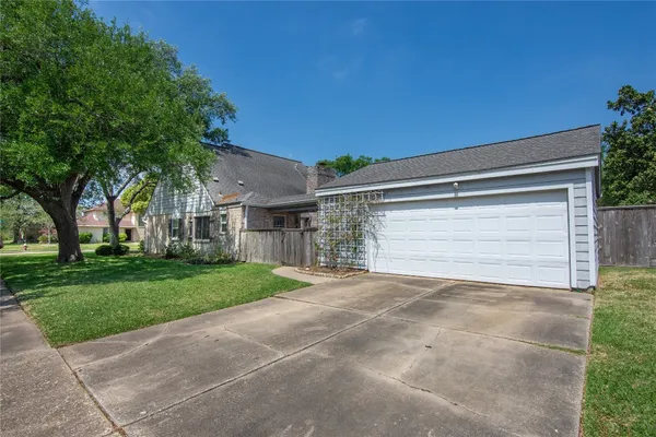 $345,000 | 502 Lorie Lane, Pasadena, TX 77586