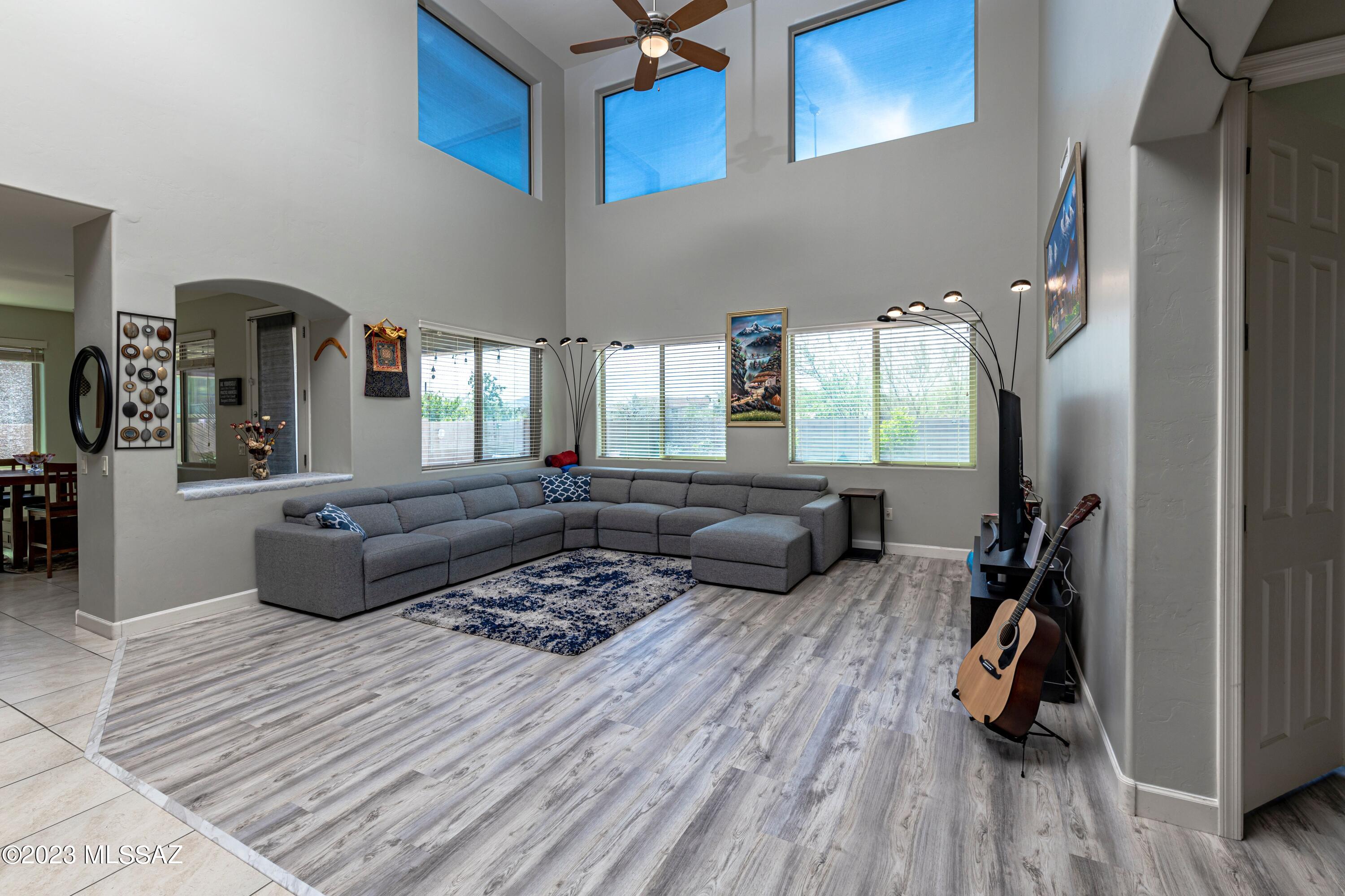 8479 North Gaetano Loop Tucson, AZ 85742 - Photo 15 of 27 Living Rooma-r
