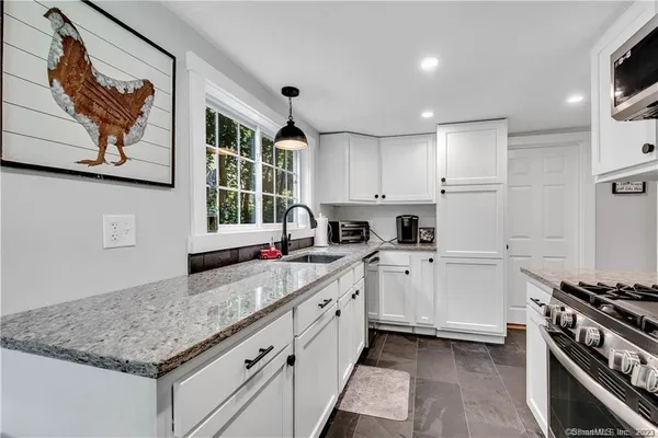 $2,150 | 32 Lakeview Drive, Bethlehem, CT 06751