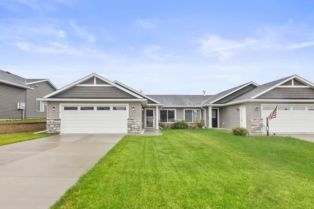 $275,000 | 888 Tallgrass Court, Wanamingo, MN 55983