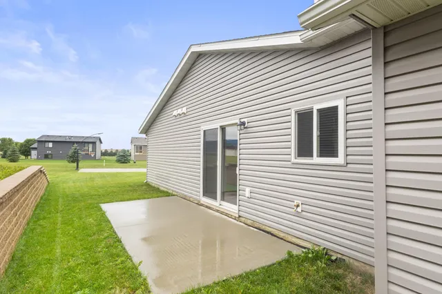 $275,000 | 888 Tallgrass Court, Wanamingo, MN 55983