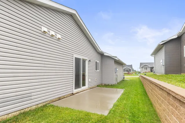 $275,000 | 888 Tallgrass Court, Wanamingo, MN 55983
