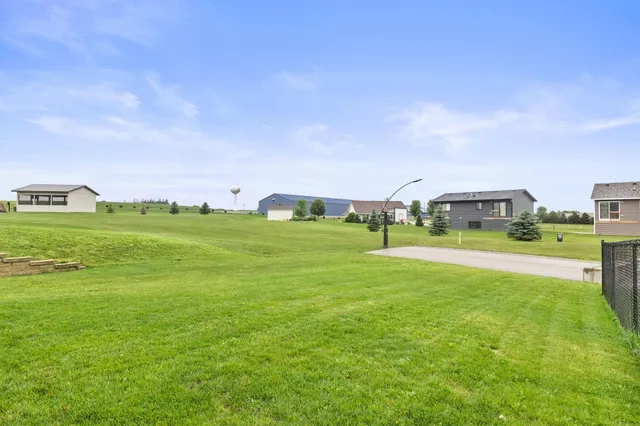 $275,000 | 888 Tallgrass Court, Wanamingo, MN 55983