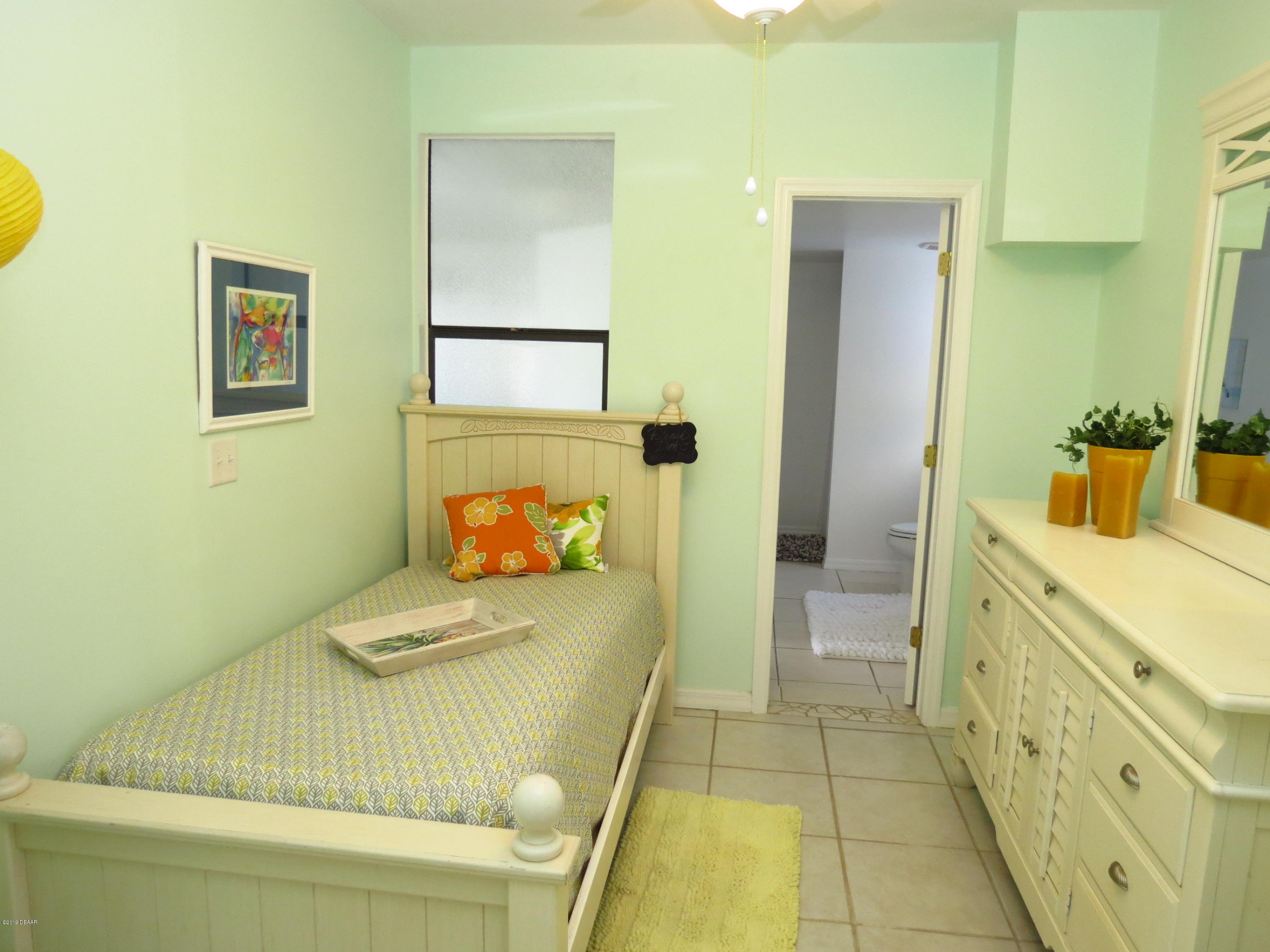 624 Robin Road, Unit A Ormond Beach, FL 32176 - Photo 8 of 31 2nd bedroom