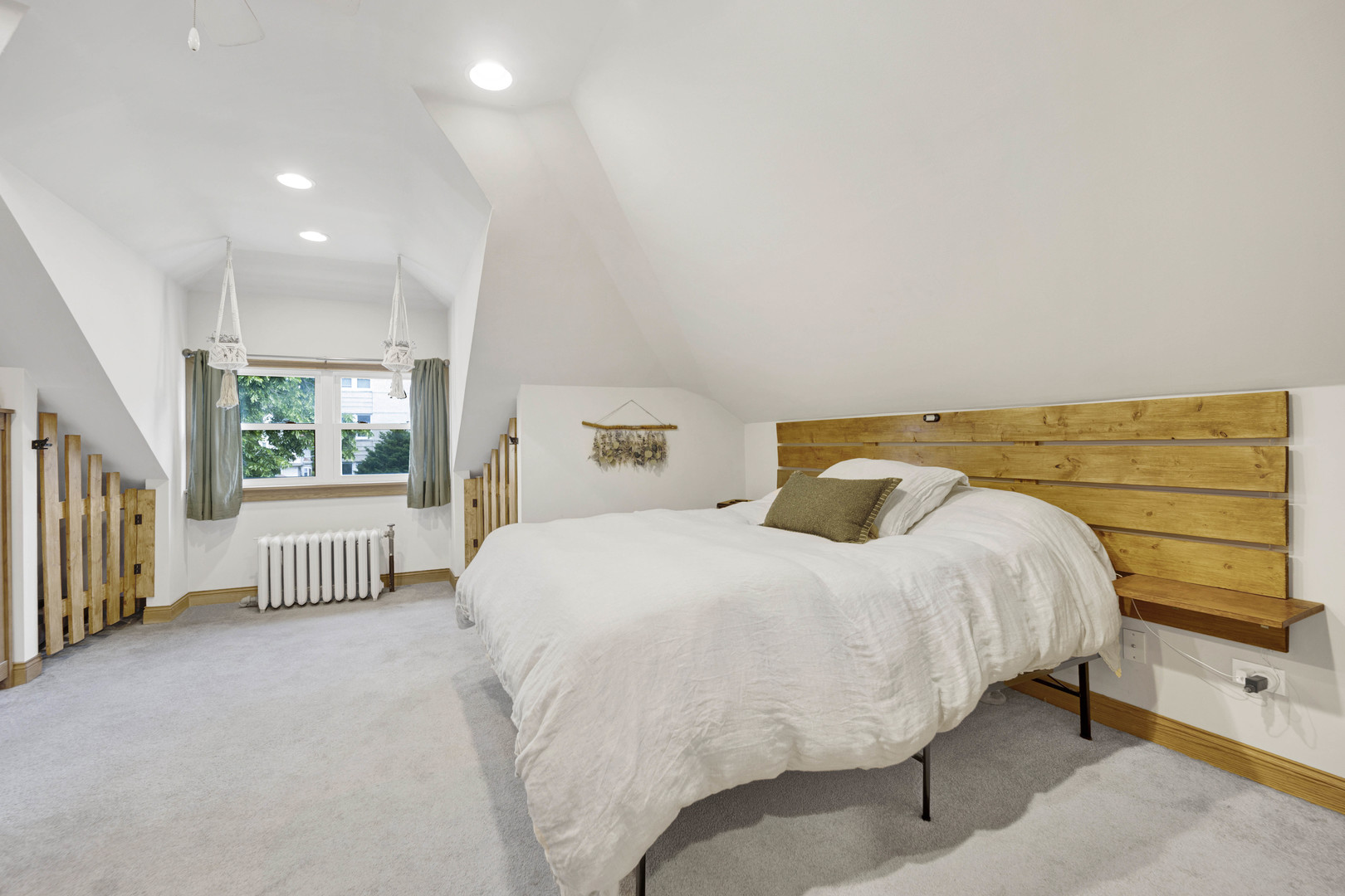 103 Pine Avenue Riverside, IL 60546 - Photo 17 of 42 a bedroom with a bed and wooden floor