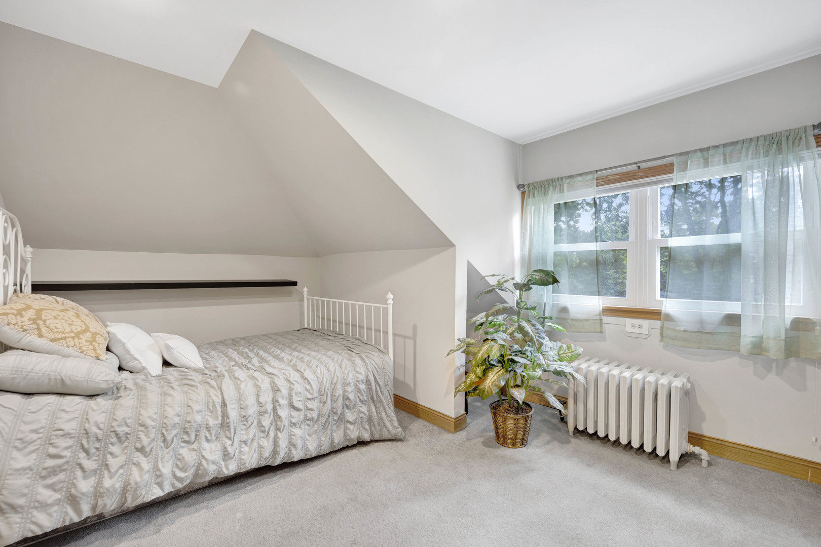 103 Pine Avenue Riverside, IL 60546 - Photo 22 of 42 a bedroom with furniture and a large window