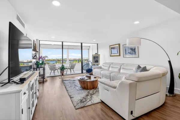 $2,950 | 3589 South Ocean Boulevard, Unit PH909, South Palm Beach, FL 33480