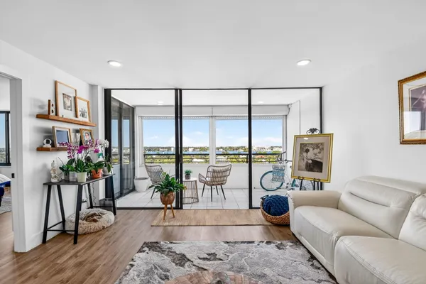 $2,950 | 3589 South Ocean Boulevard, Unit PH909, South Palm Beach, FL 33480