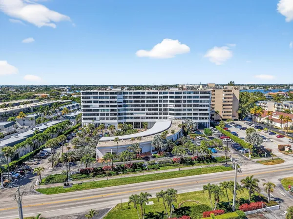 $2,950 | 3589 South Ocean Boulevard, Unit PH909, South Palm Beach, FL 33480