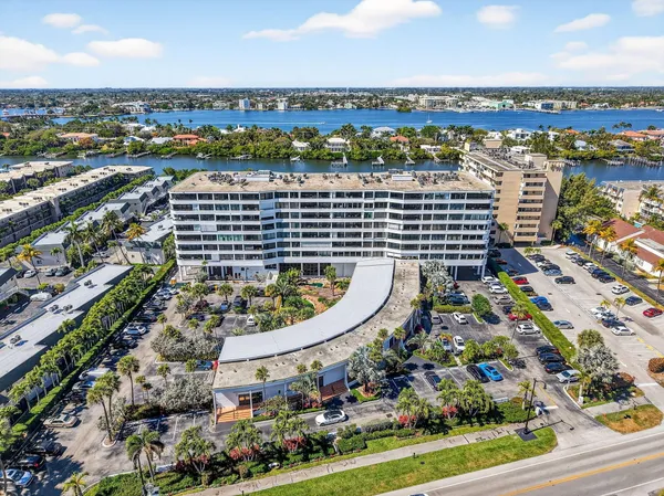 $2,950 | 3589 South Ocean Boulevard, Unit PH909, South Palm Beach, FL 33480