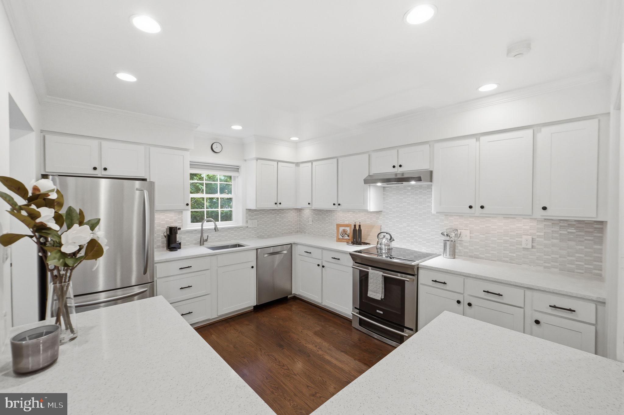 6740 Towne Lane Road McLean, VA 22101 - Photo 5 of 39