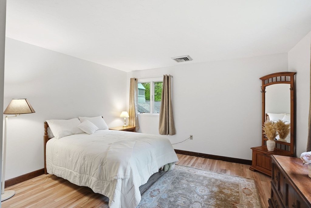 27 Bennett Road Rochester, MA 02770 - Photo 31 of 41