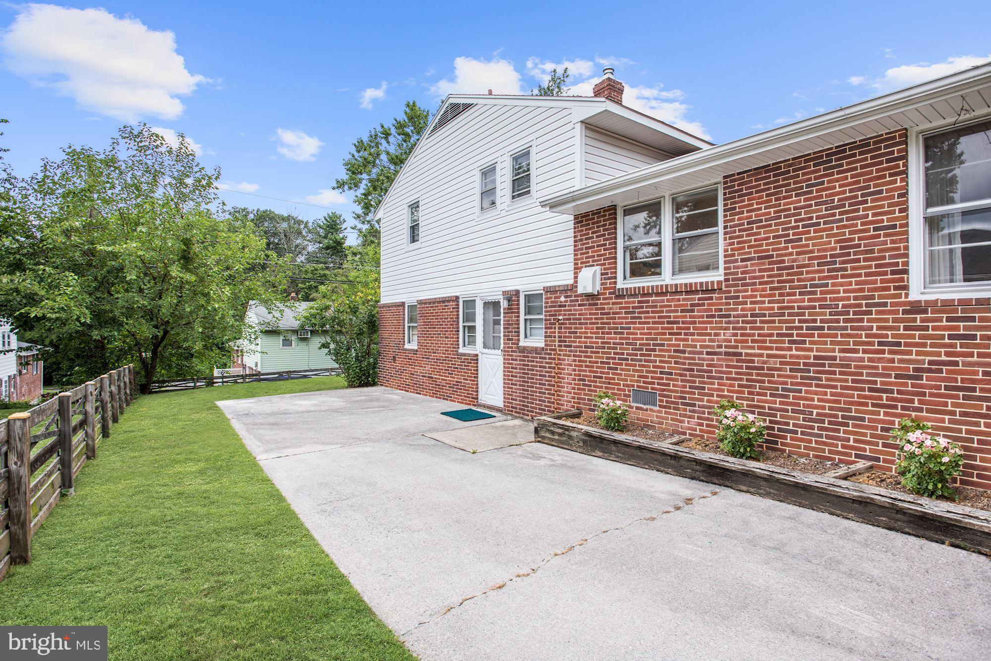232 Rollingbrook Way Baltimore, MD 21228 - Photo 21 of 26 Patio