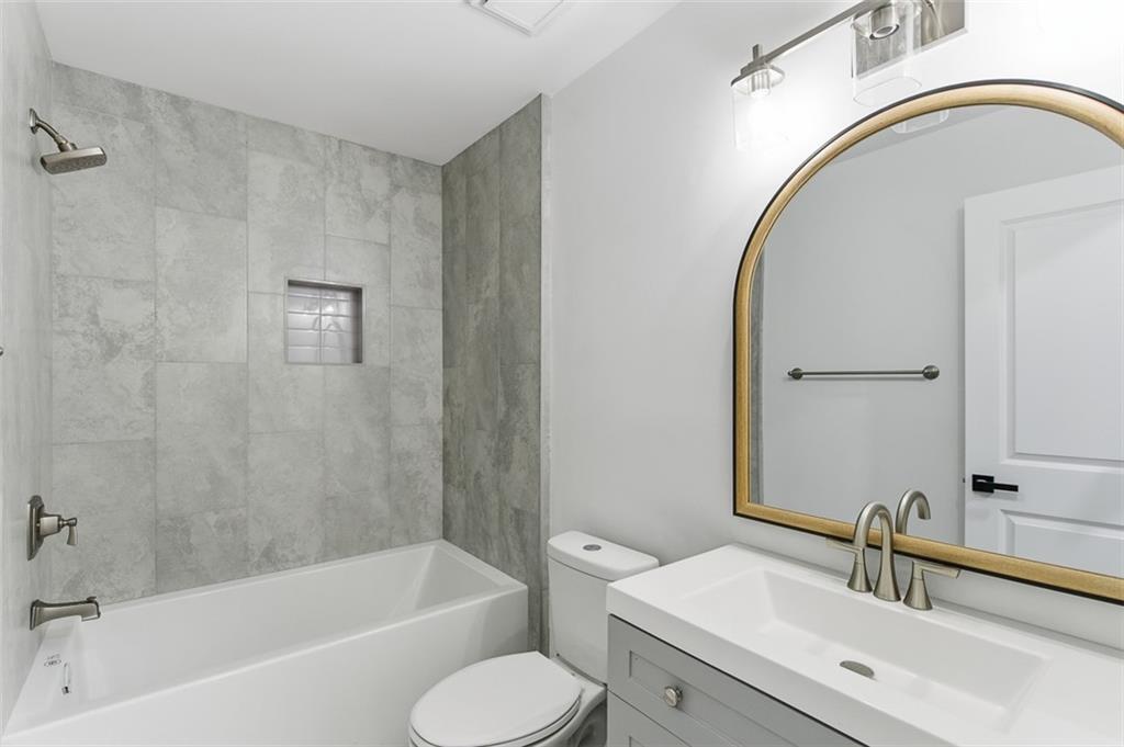 2543 Fontaine Circle Decatur, GA 30032 - Photo 16 of 31