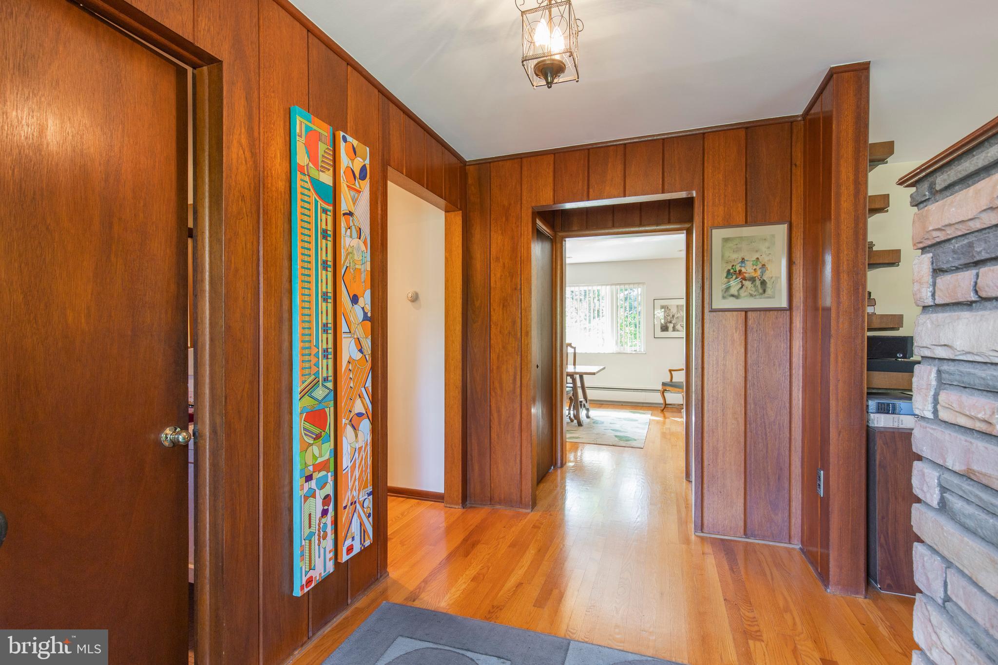 725 South Providence Road Wallingford, PA 19086 - Photo 2 of 49 Hardwood foyer