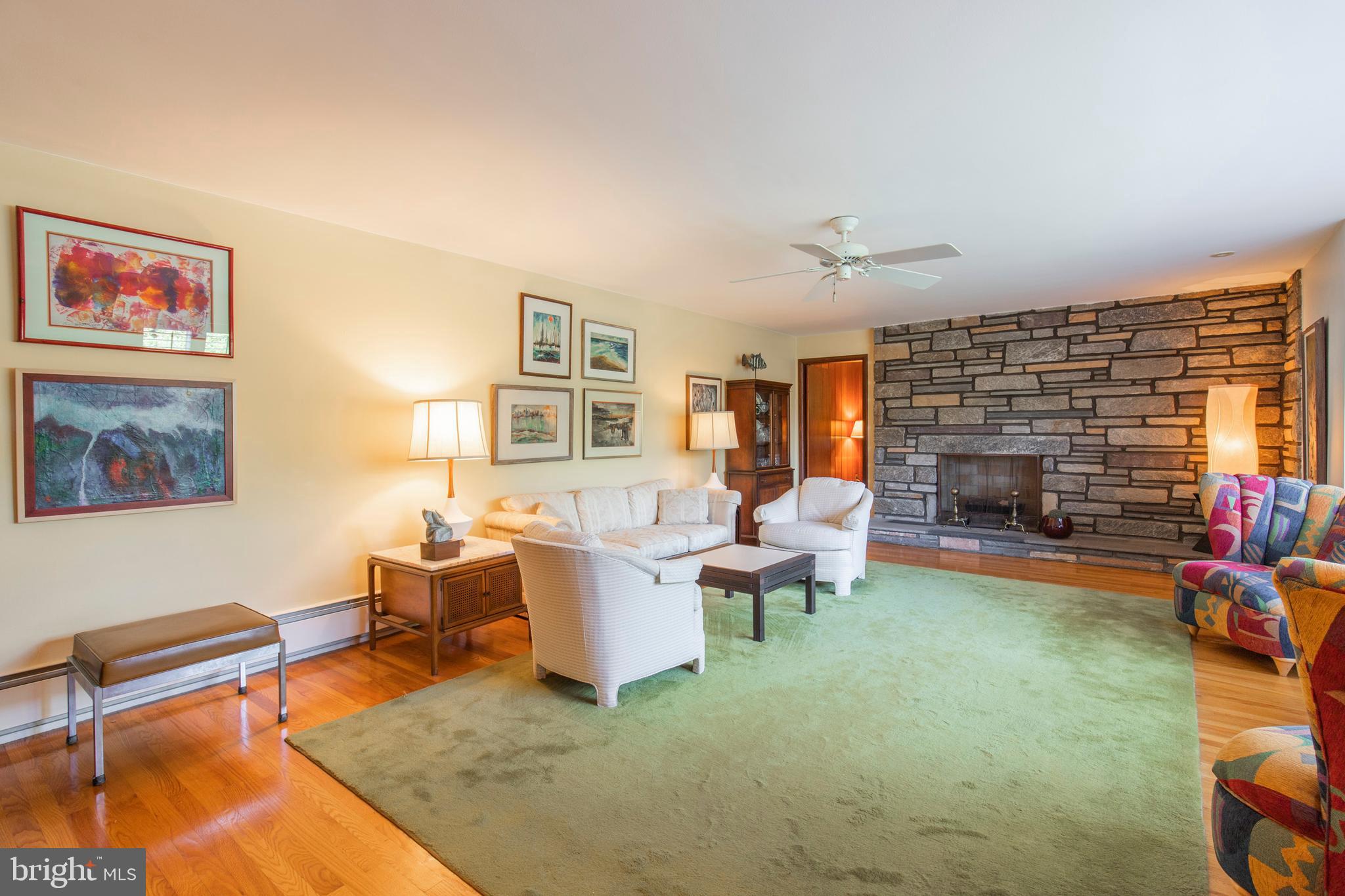 725 South Providence Road Wallingford, PA 19086 - Photo 3 of 49 Huge Living Room