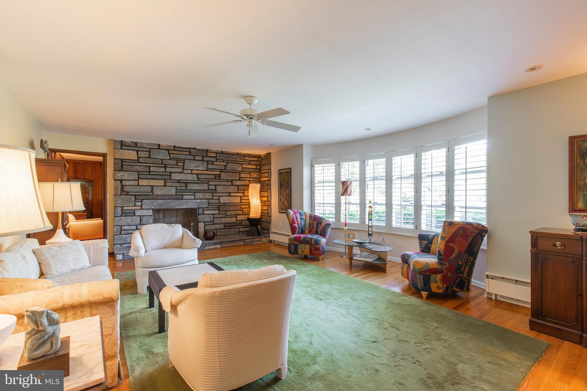 725 South Providence Road Wallingford, PA 19086 - Photo 4 of 49 Living Room