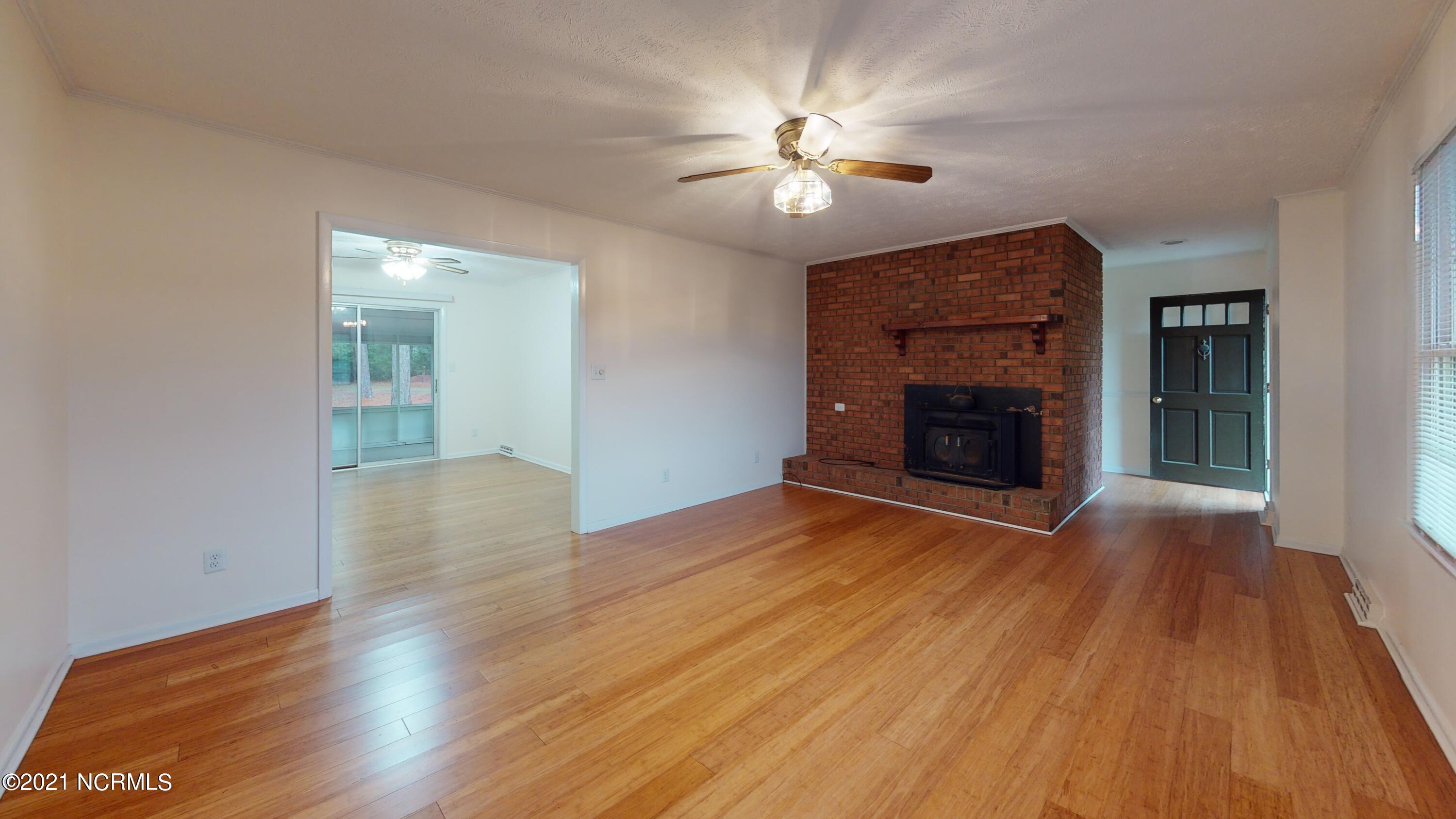 187 Arrow Wood Road Carthage, NC 28327 - Photo 17 of 41 Living Room