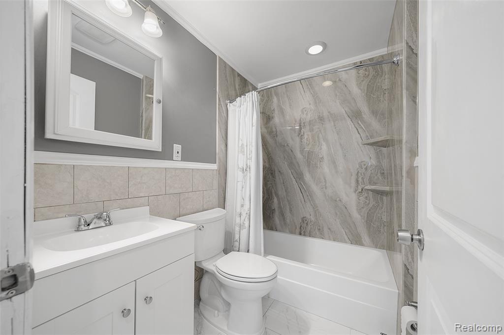 567 Roth Boulevard Clawson, MI 48017 - Photo 15 of 26