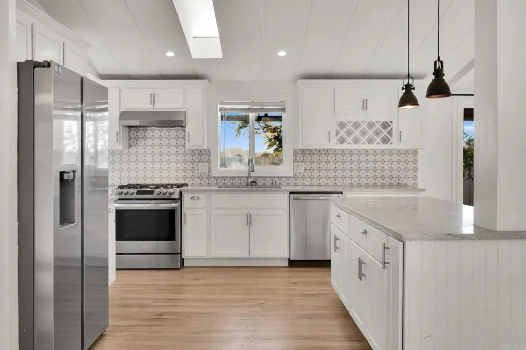 9383 West Lilac Road Escondido, CA 92026 - Photo 10 of 66 Gallery Image 10