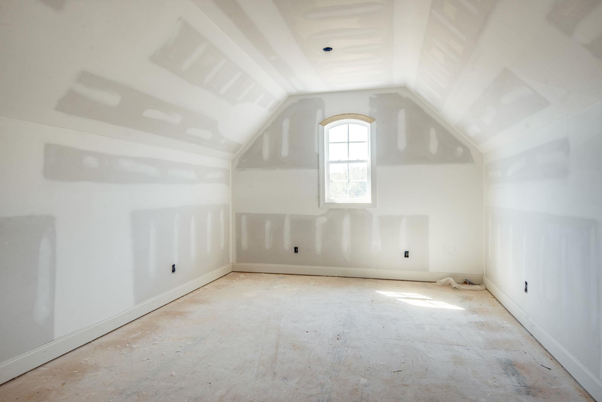 1807 Abiff Road Burns, TN 37029 - Photo 9 of 28 an empty room with windows and closet