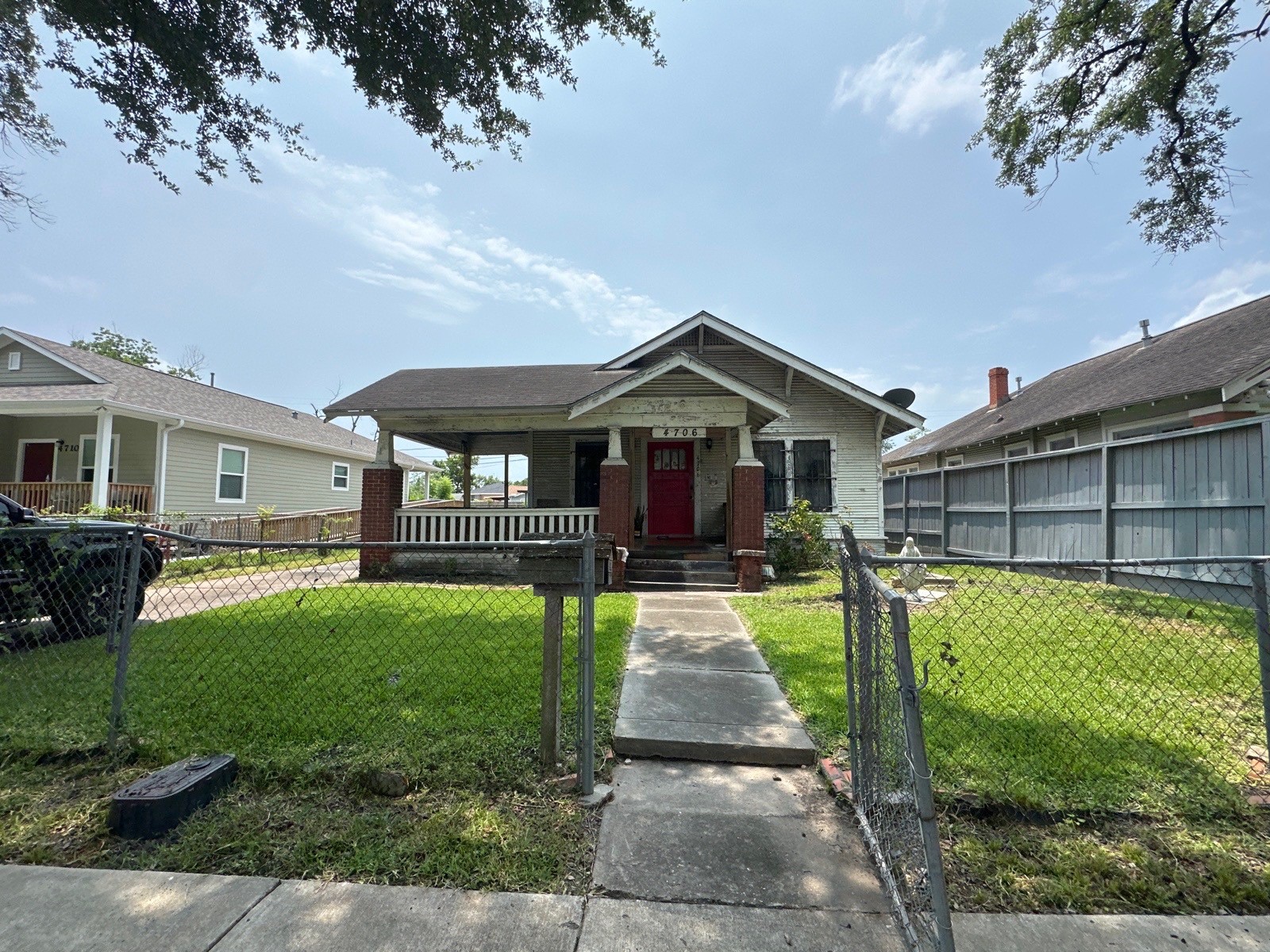 4706 Woodside Street Houston, TX 77023 - Photo 1 of 10 Original home in lovely Houston East End neighborhood - waiting for renovation!