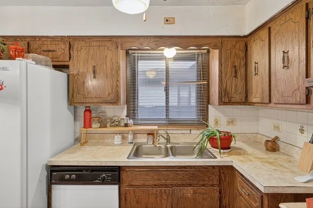 $165,000 | 18038 Juneway Court, Country Club Hills, IL 60478