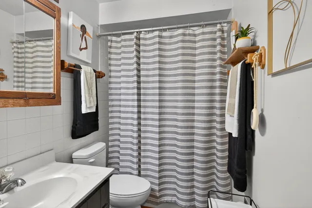 $165,000 | 18038 Juneway Court, Country Club Hills, IL 60478